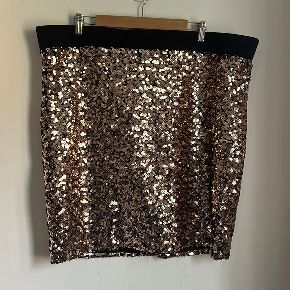 Torrid gold sequins lined mini skirt size 3X